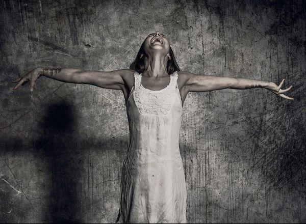 перформанс Шепот в Москве