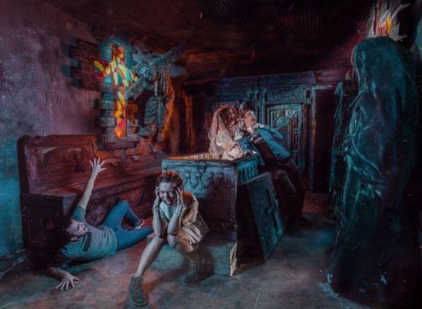 Перформанс Дракула в Москве